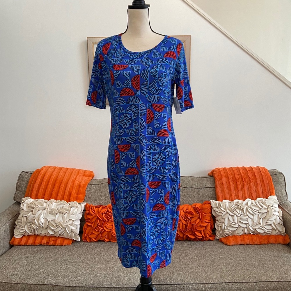 ❣️🆕Lularoe Printed Julia Dress❣️